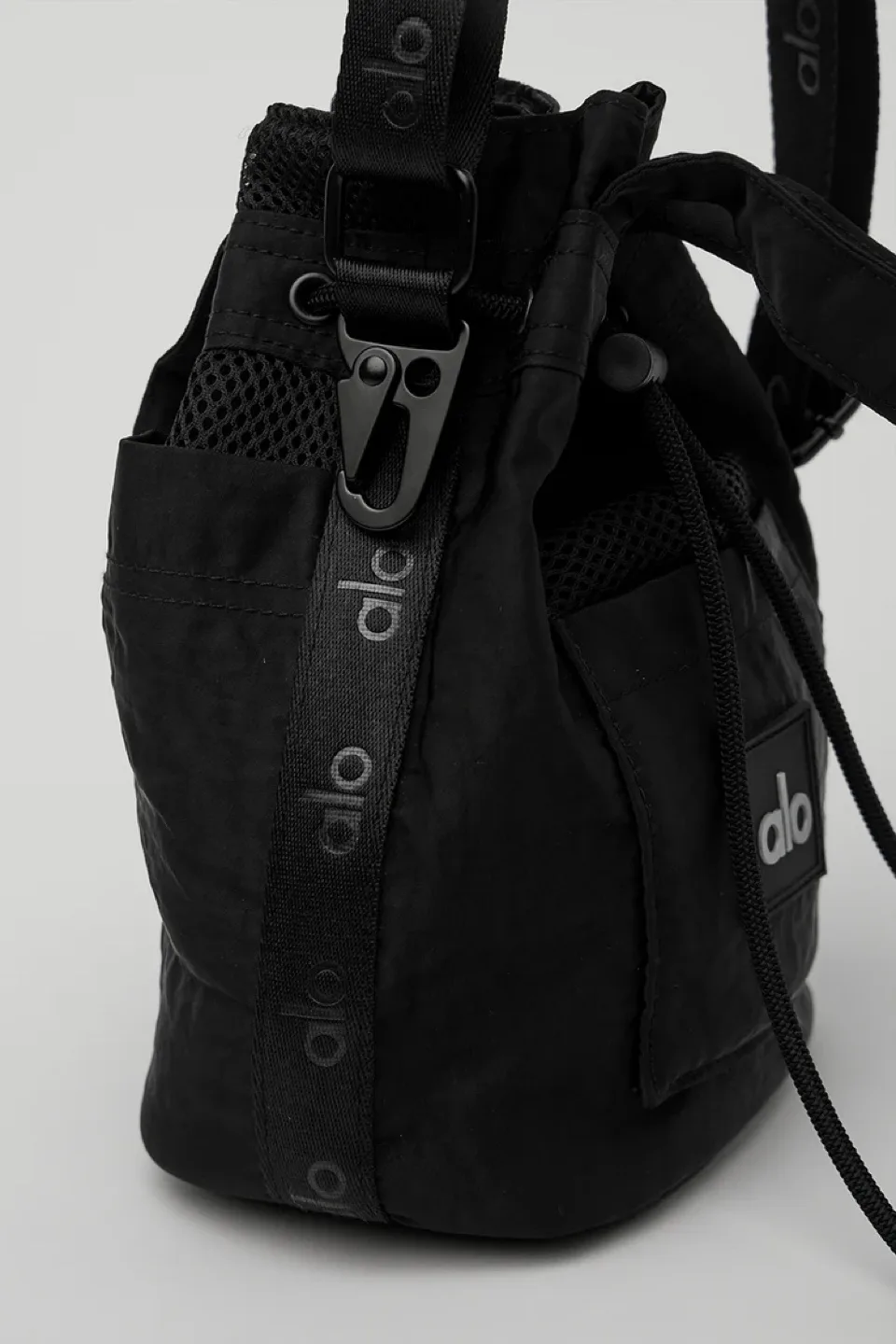 ALO Bucket Bag - Black image indicator(2)