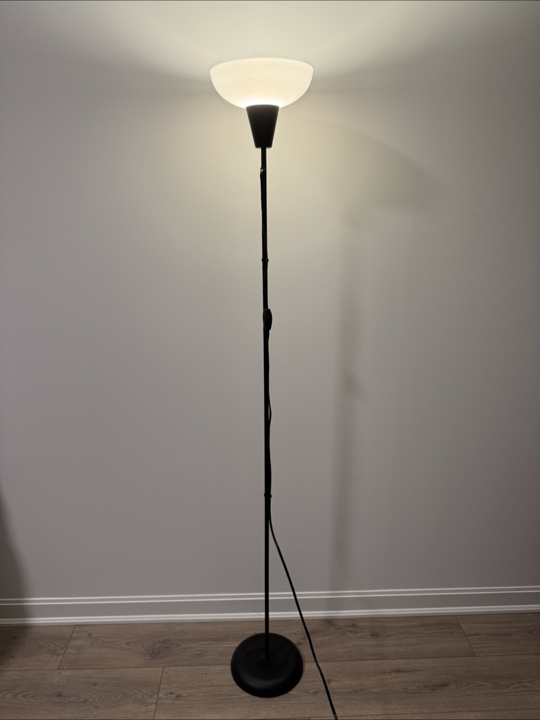 IKEA TÅGARP Floor uplighter, black/white