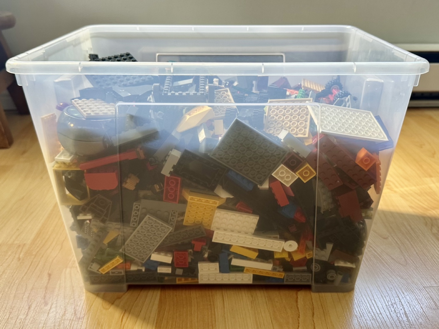 LEGO -> Bricks + Figures + Baseplates