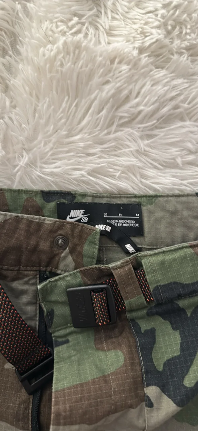 Nike SB Camo Shorts - Size M thumbnail