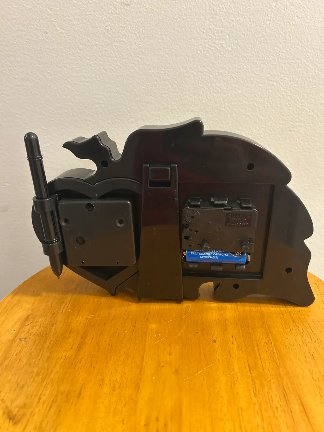 Carrier Novelty Clock with Pen Holder image indicator(3)