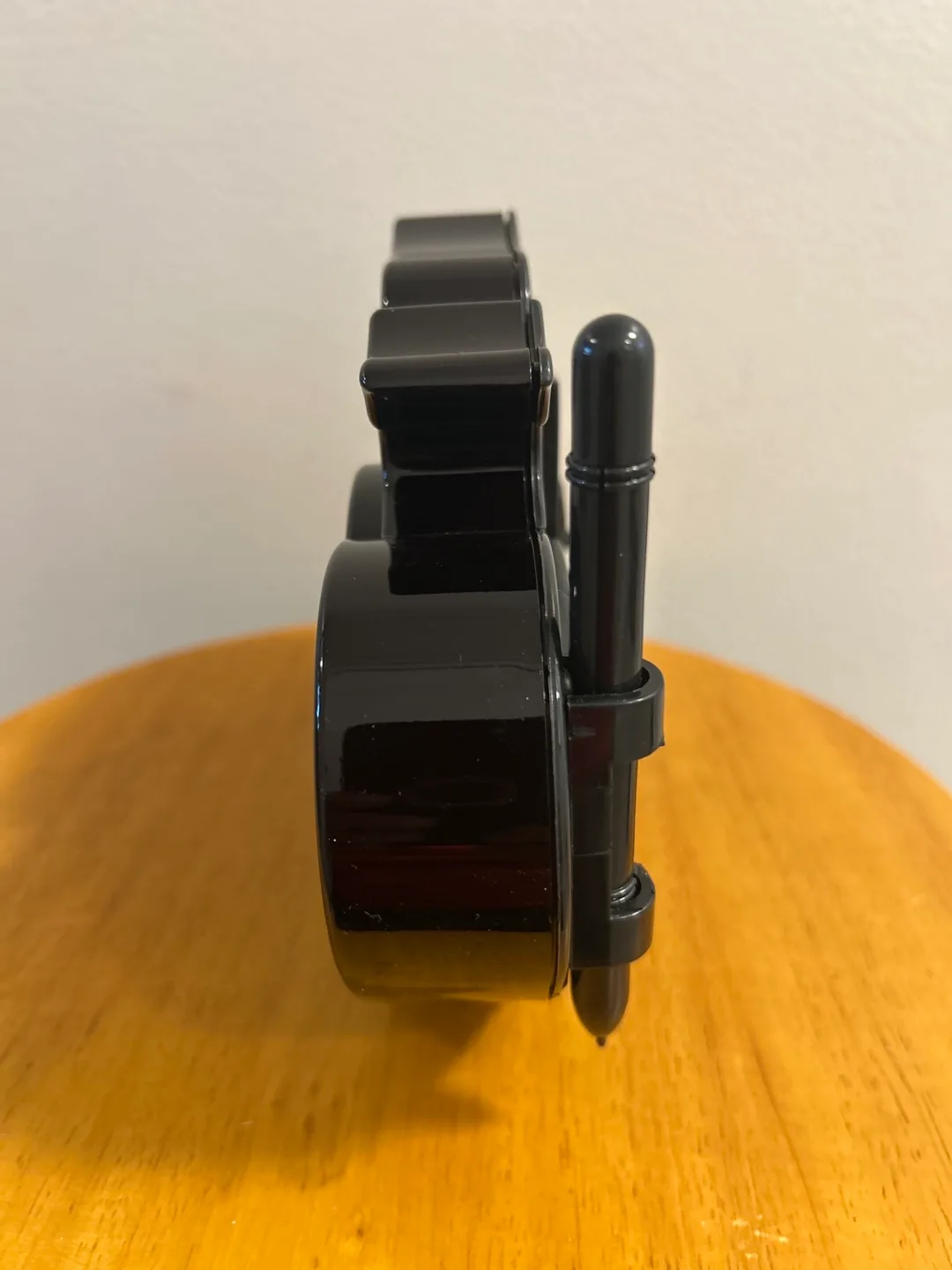 Carrier Novelty Clock with Pen Holder image indicator(4)