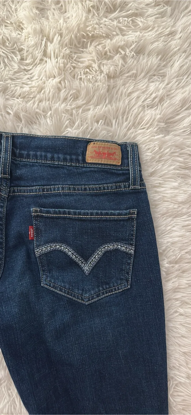 Levi's 524 Too Superlow Jeans - Size 8M thumbnail