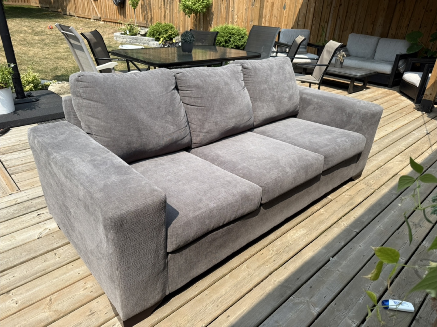 Leons Fava Sofa Couch **Can Deliver***