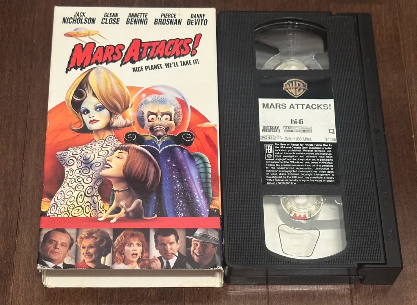 Mars Attacks! VHS Tape 🧡 thumbnail