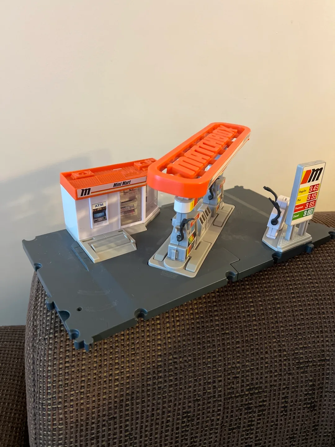 Matchbox Gas Station Playset image indicator(2)