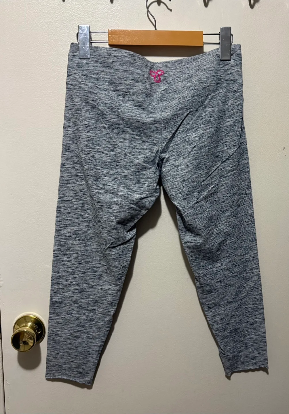 TNA Crop  Leggings - Grey - Size Medium image indicator(2)