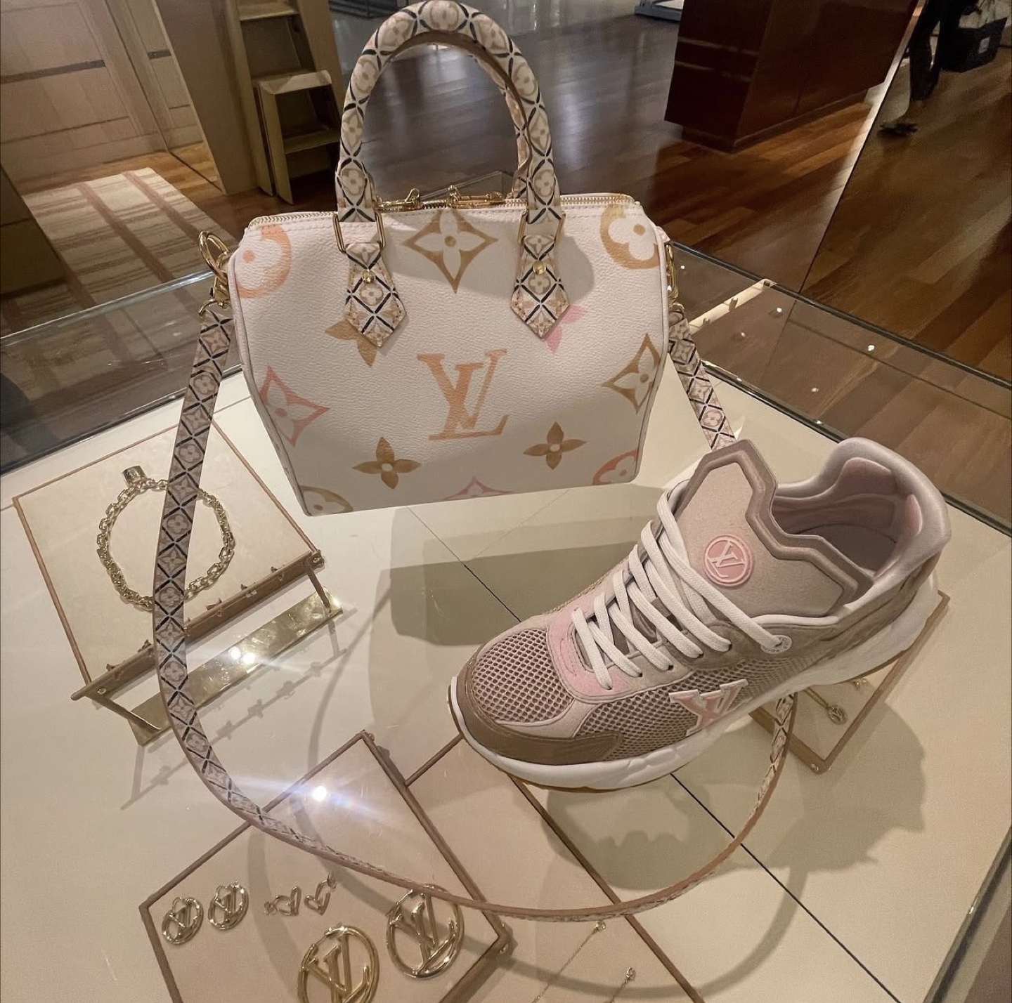 Louis Vuitton Speedy Bandouliere 20 & LV Trainer Sneaker
