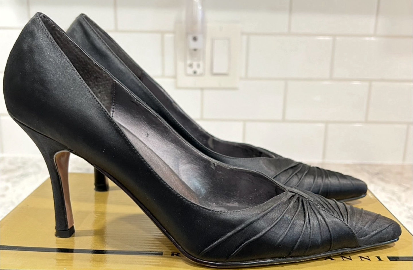 Roberto Vianni Women’s Black Heels