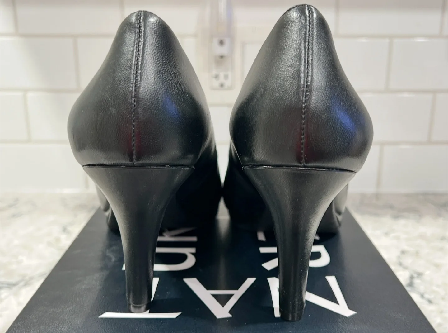 Naturalizer Womens Black Leather Michelle Pump Heels image indicator(3)