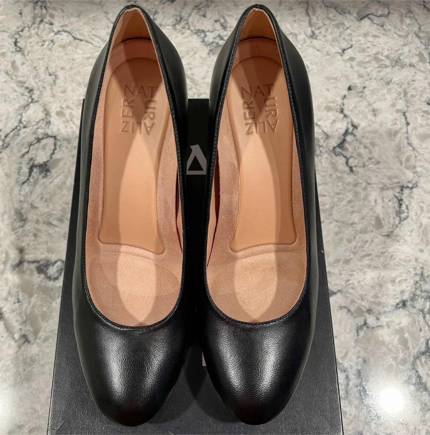 Naturalizer Womens Black Leather Michelle Pump Heels image indicator(4)