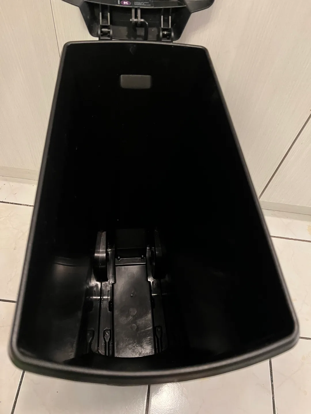 simplehuman 40L Slim Step Trash Can image indicator(3)