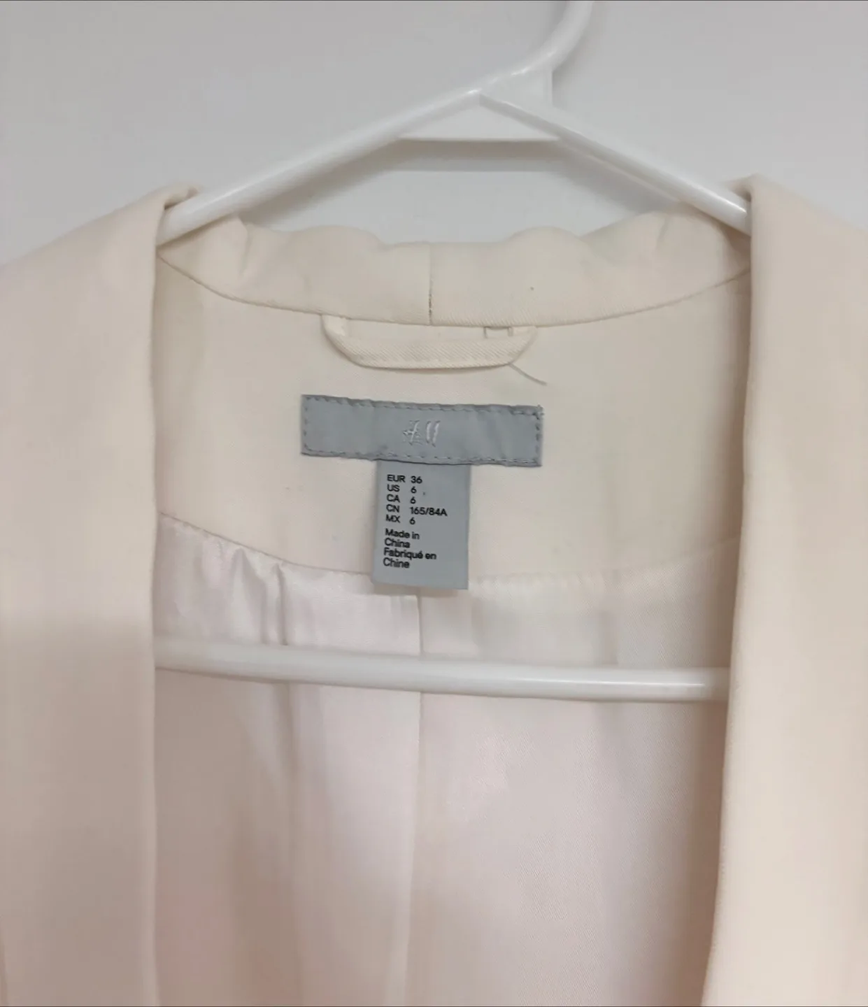 H&M Cream Blazer - Size 6 🧡‼️final sale ‼️ image indicator(2)