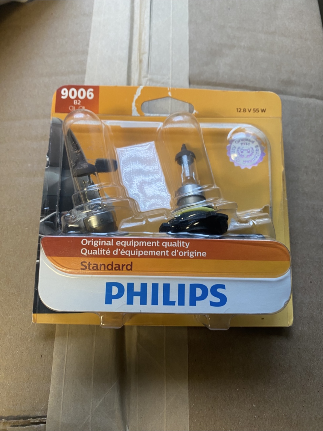 Philips 9006 Standard Halogen Headlight Bulb, 2 Pack