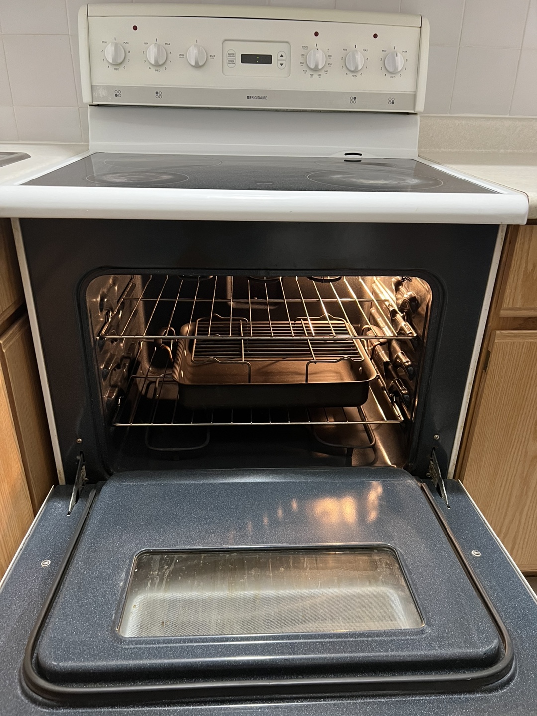 Frigidaire Electric Range - photo 2