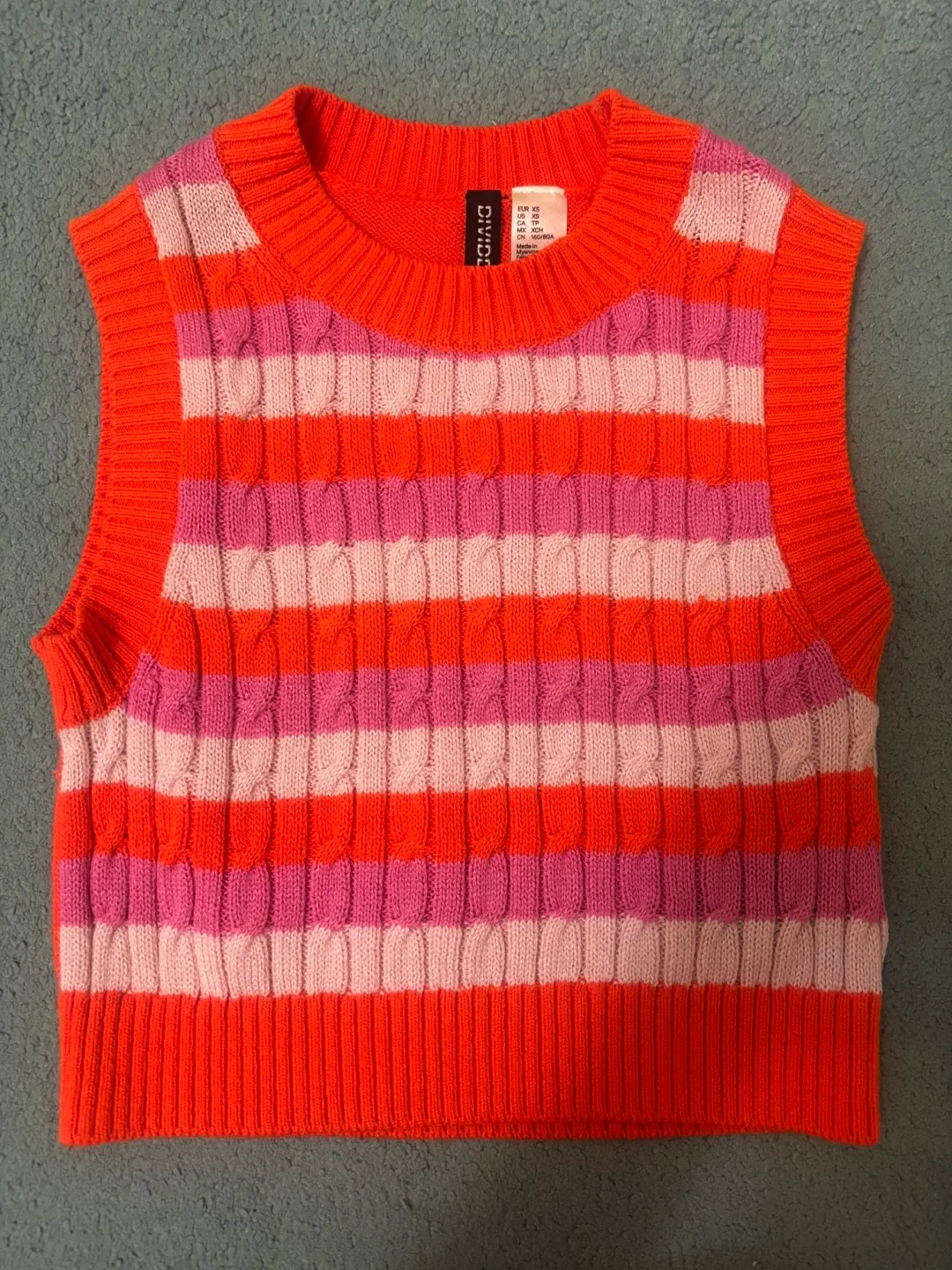 Summer Closet Clearout - XS image indicator(3)