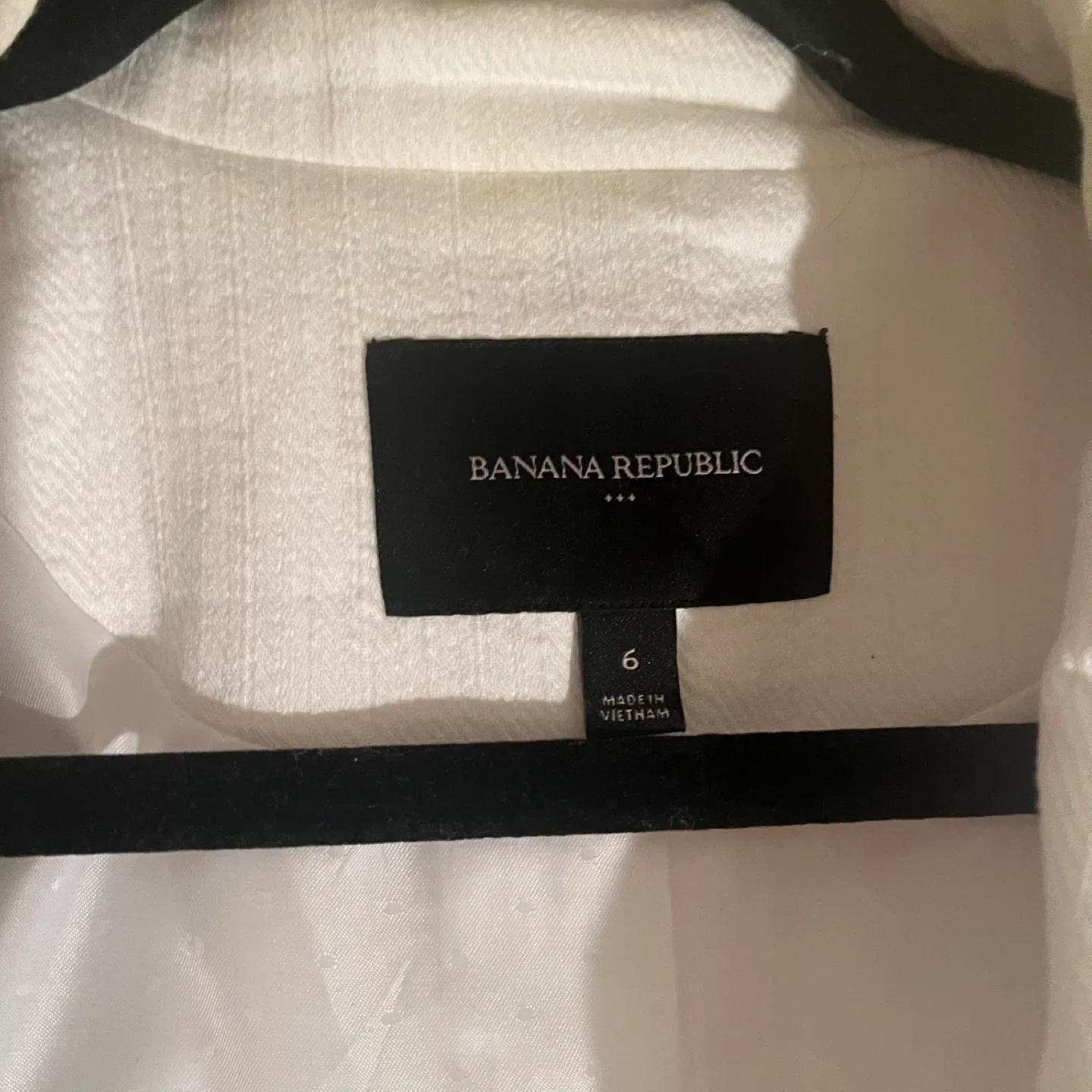 Banana Republic White Blazer - Size 6 image indicator(2)