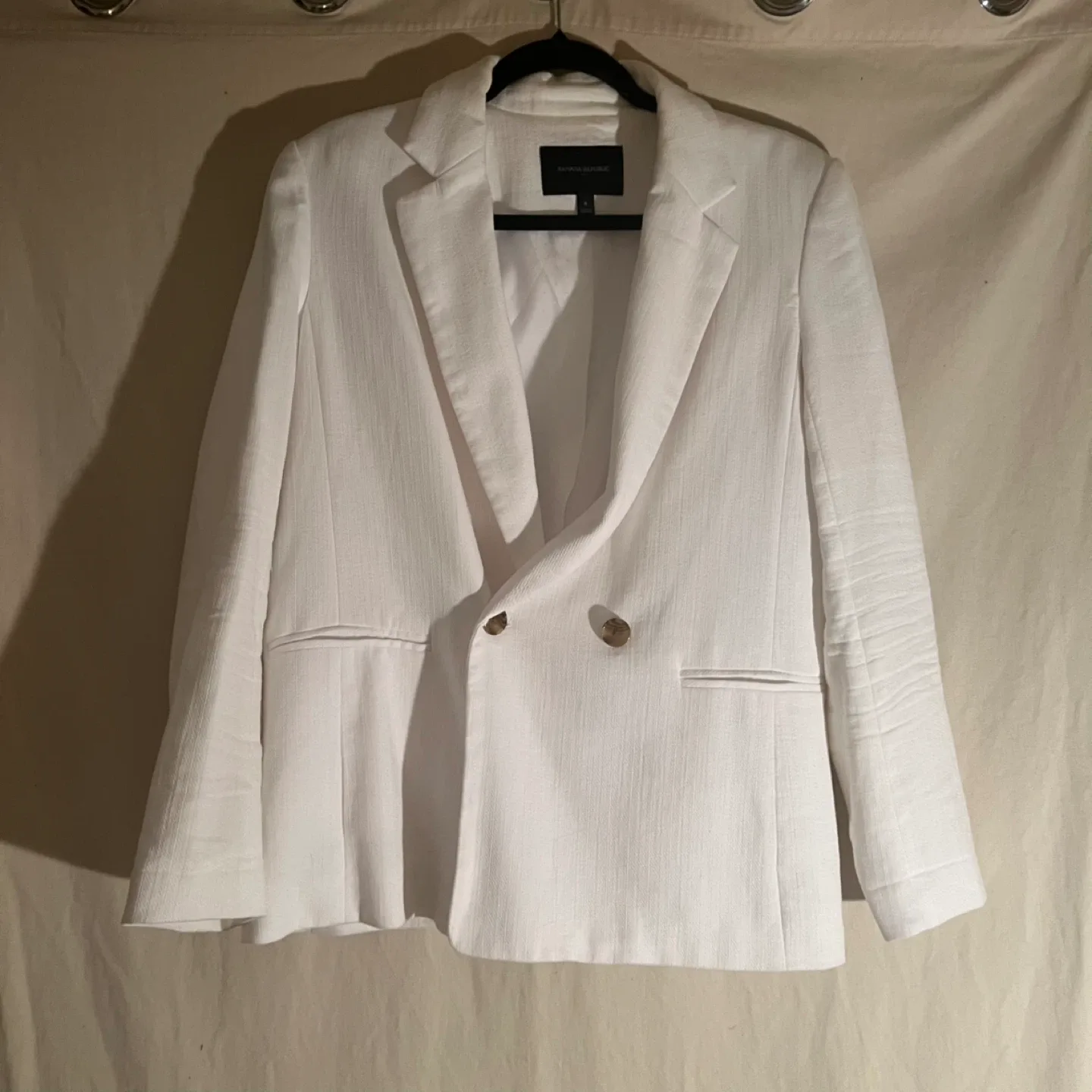 Banana Republic White Blazer - Size 6 thumbnail