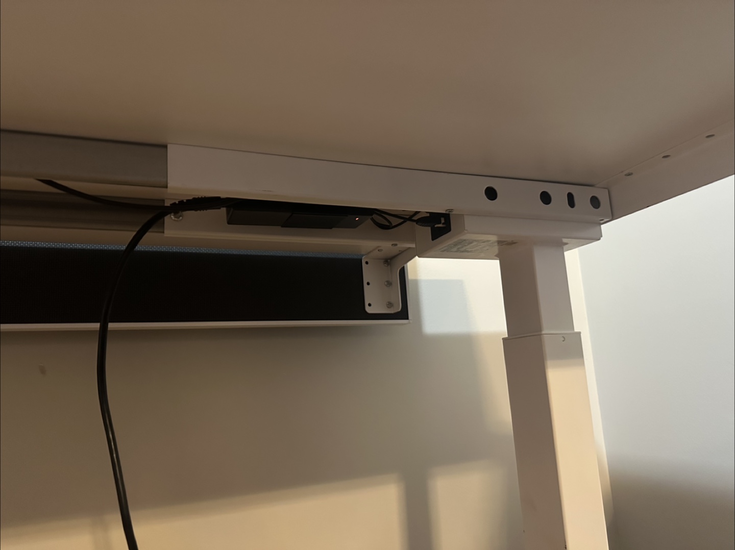 White Adjustable Standing Desk - photo 5
