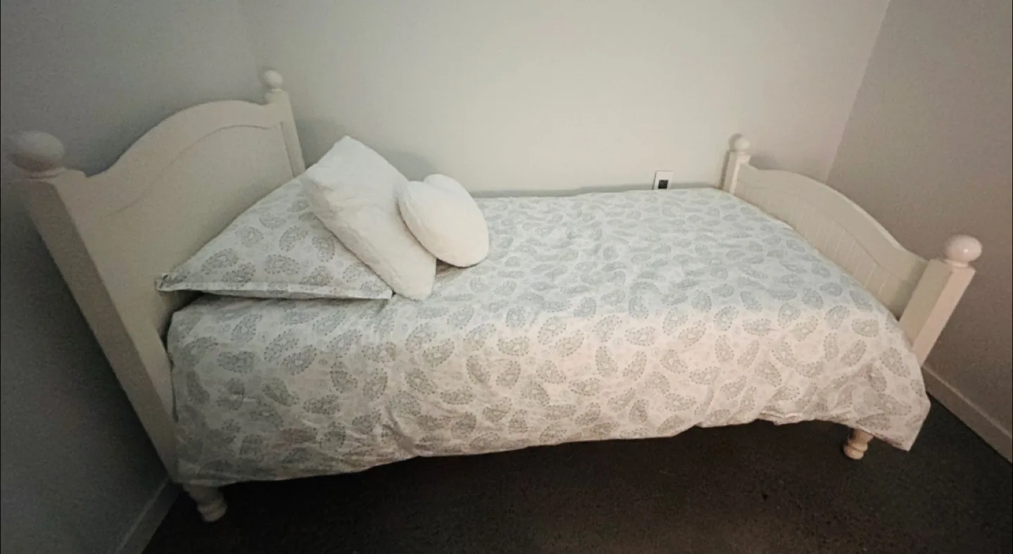 Beautiful White Wooden Pottery Barn Catalina Bed thumbnail