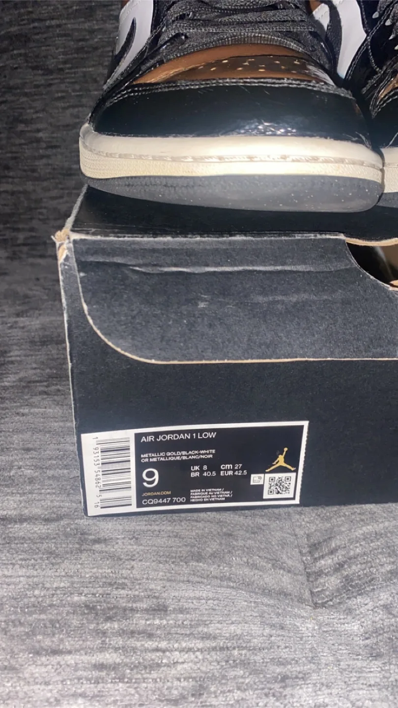 Air Jordan 1 Low Gold toe, Back to school deal image indicator(7)