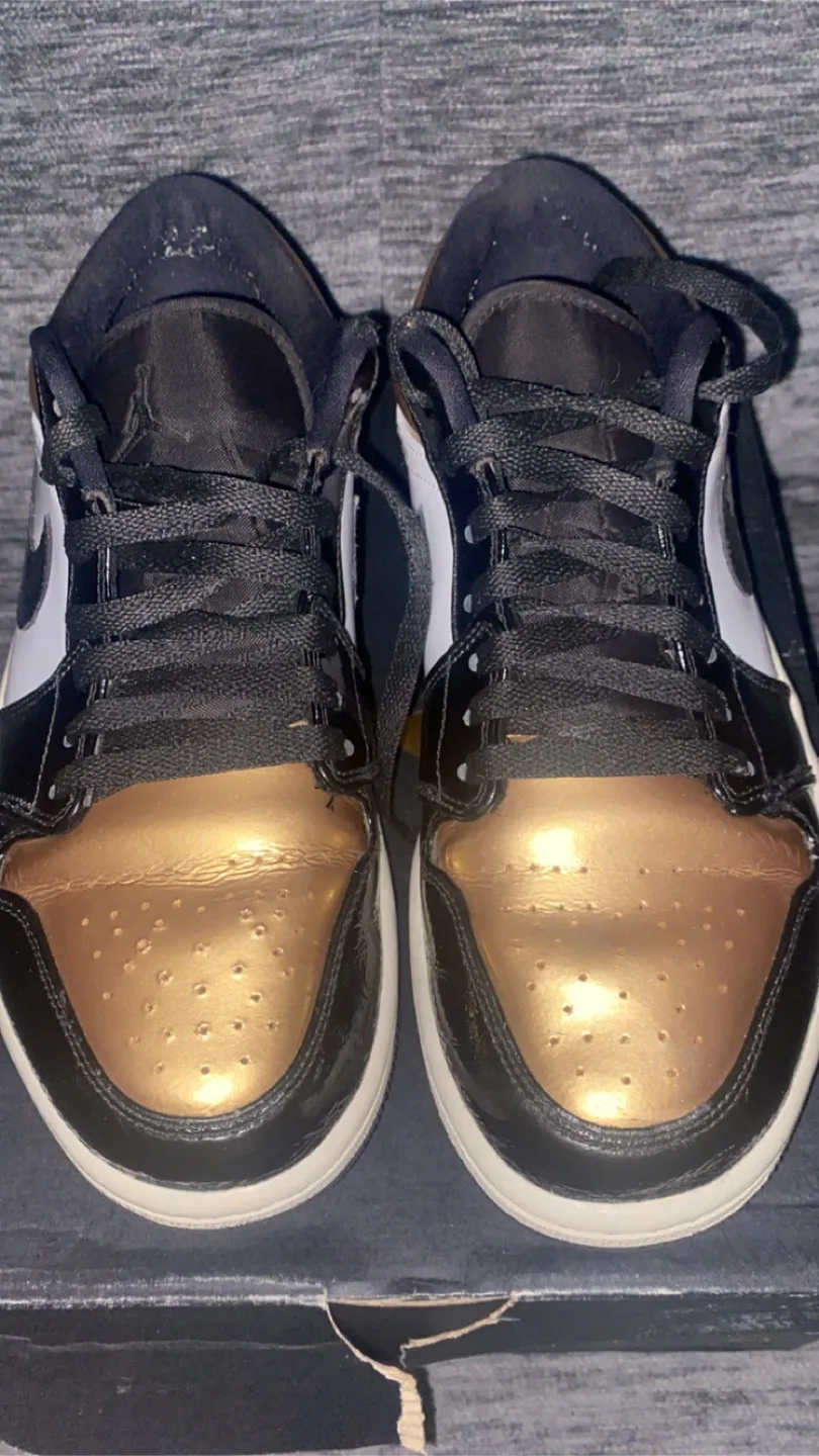 Air Jordan 1 Low Gold toe, Back to school deal image indicator(5)