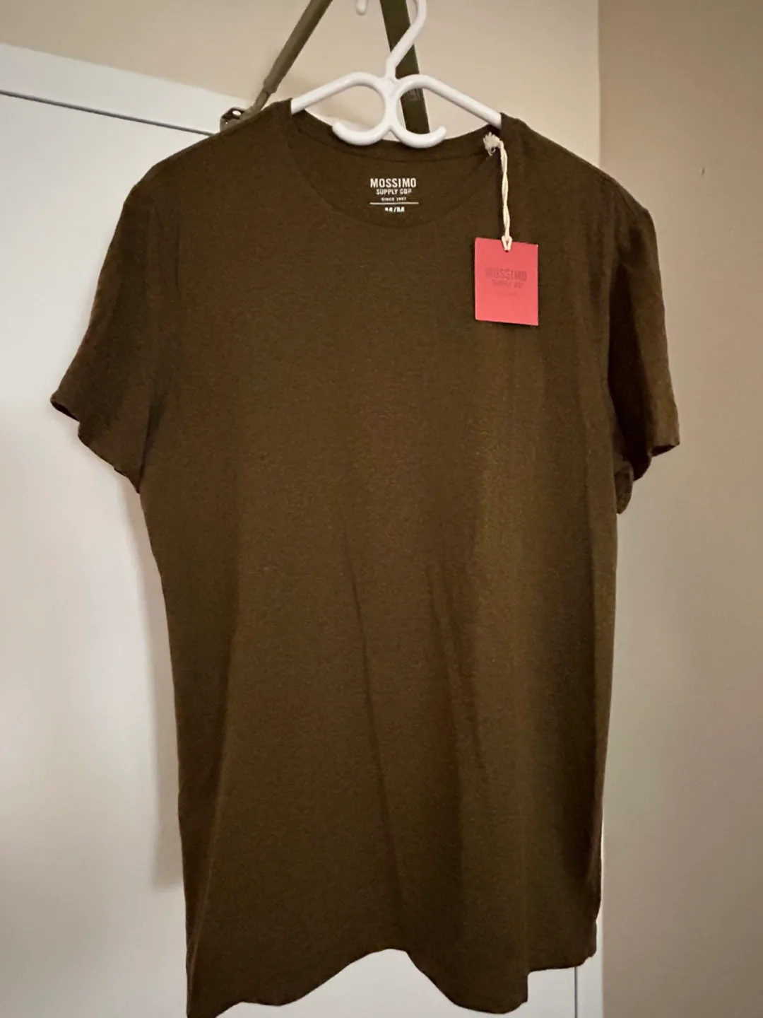 New GAP & Mossimo T-Shirts, Size M image indicator(3)
