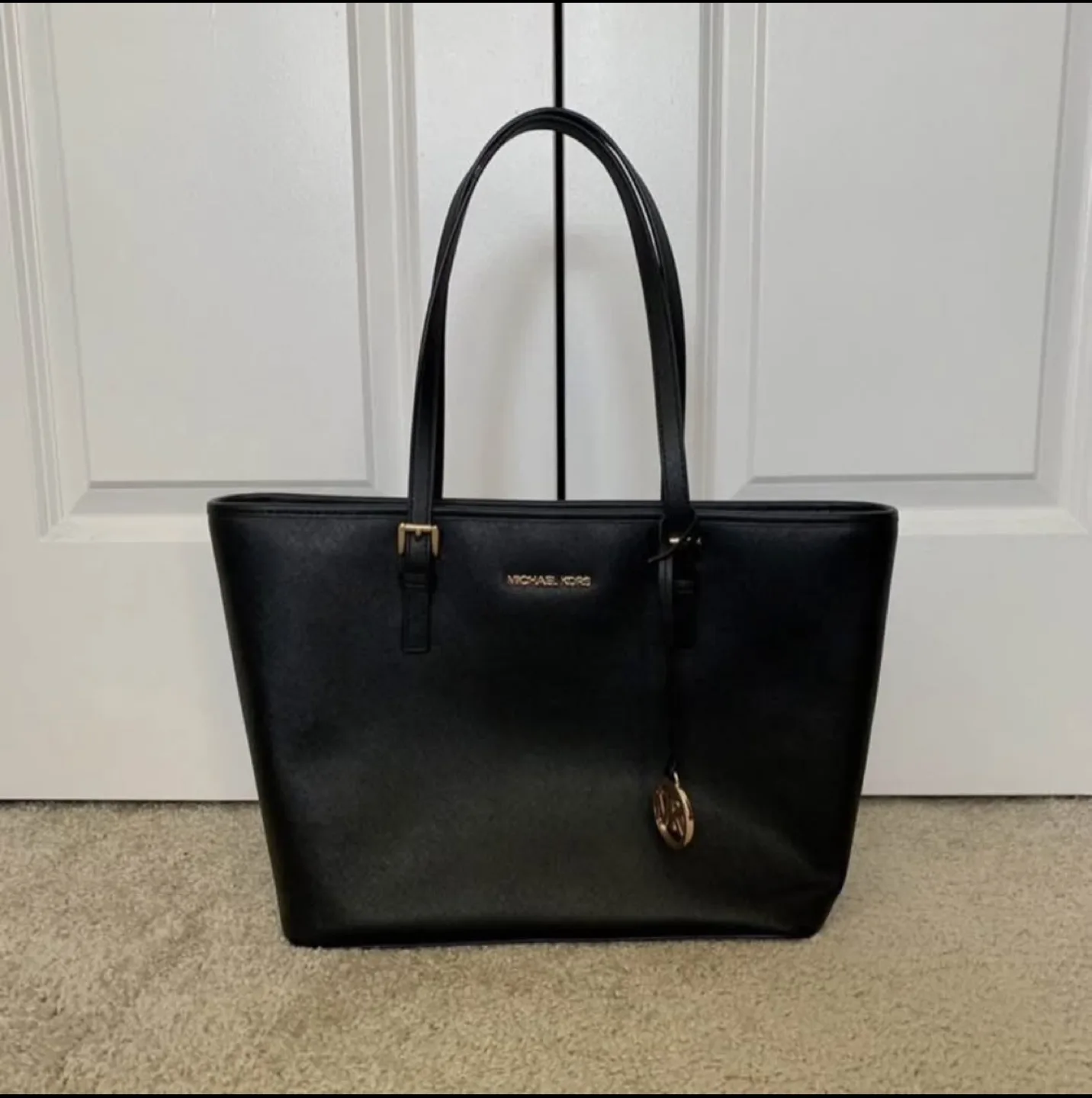 Michael Kors Black Tote Bag image indicator(2)