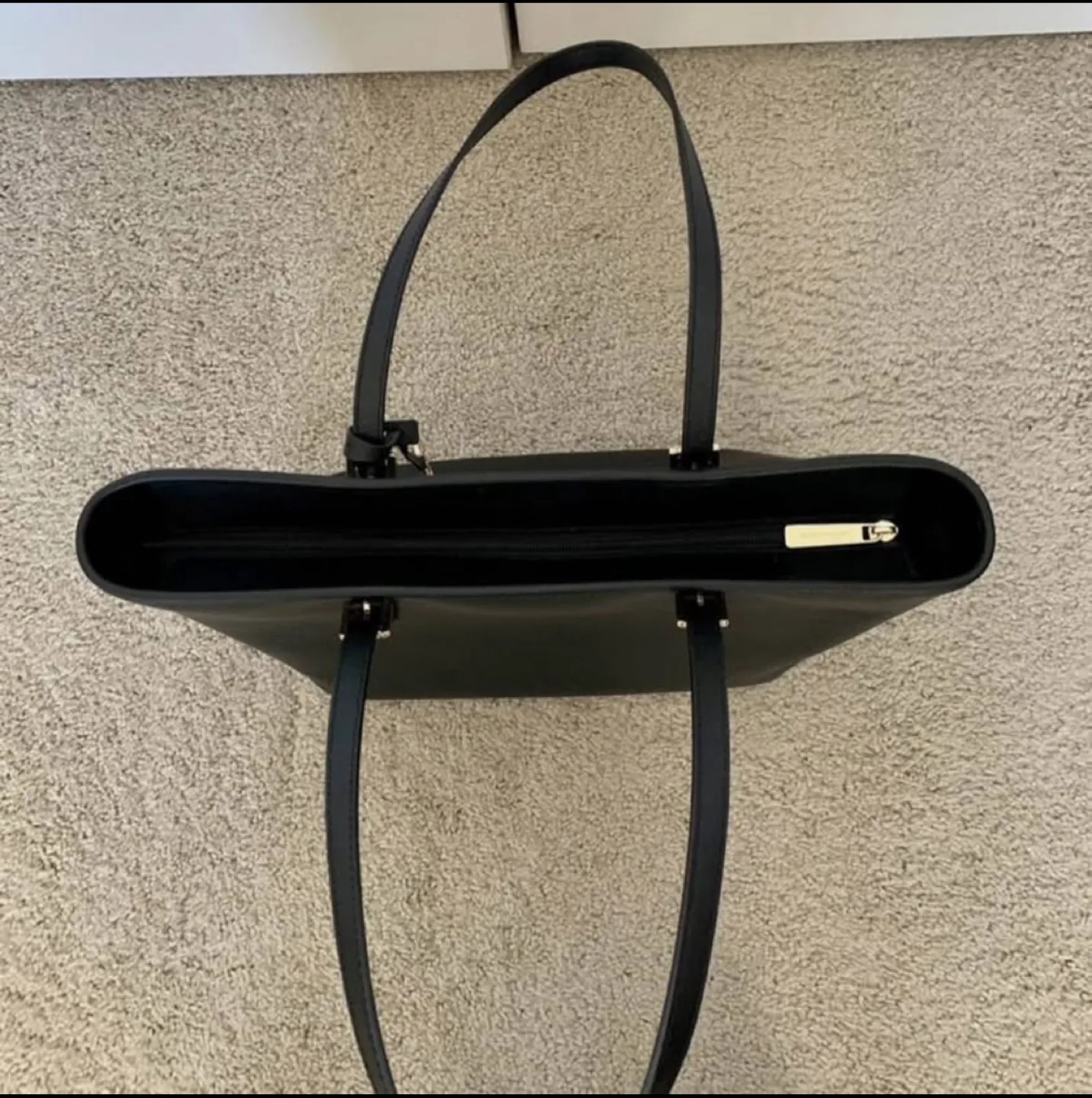 Michael Kors Black Tote Bag image indicator(3)