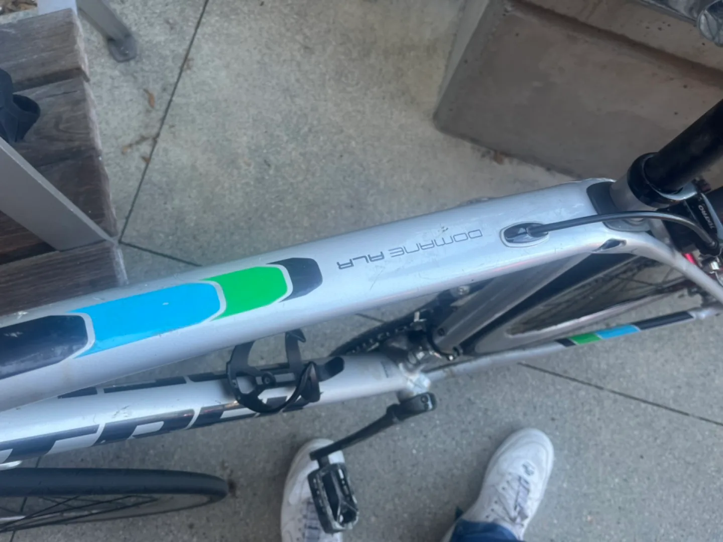 Trek Domane ALR Road Bike image indicator(3)