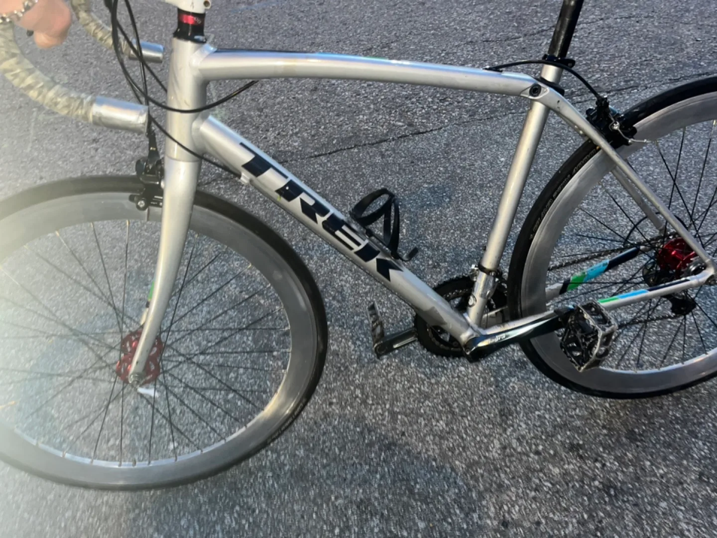 Trek Domane ALR Road Bike image indicator(4)