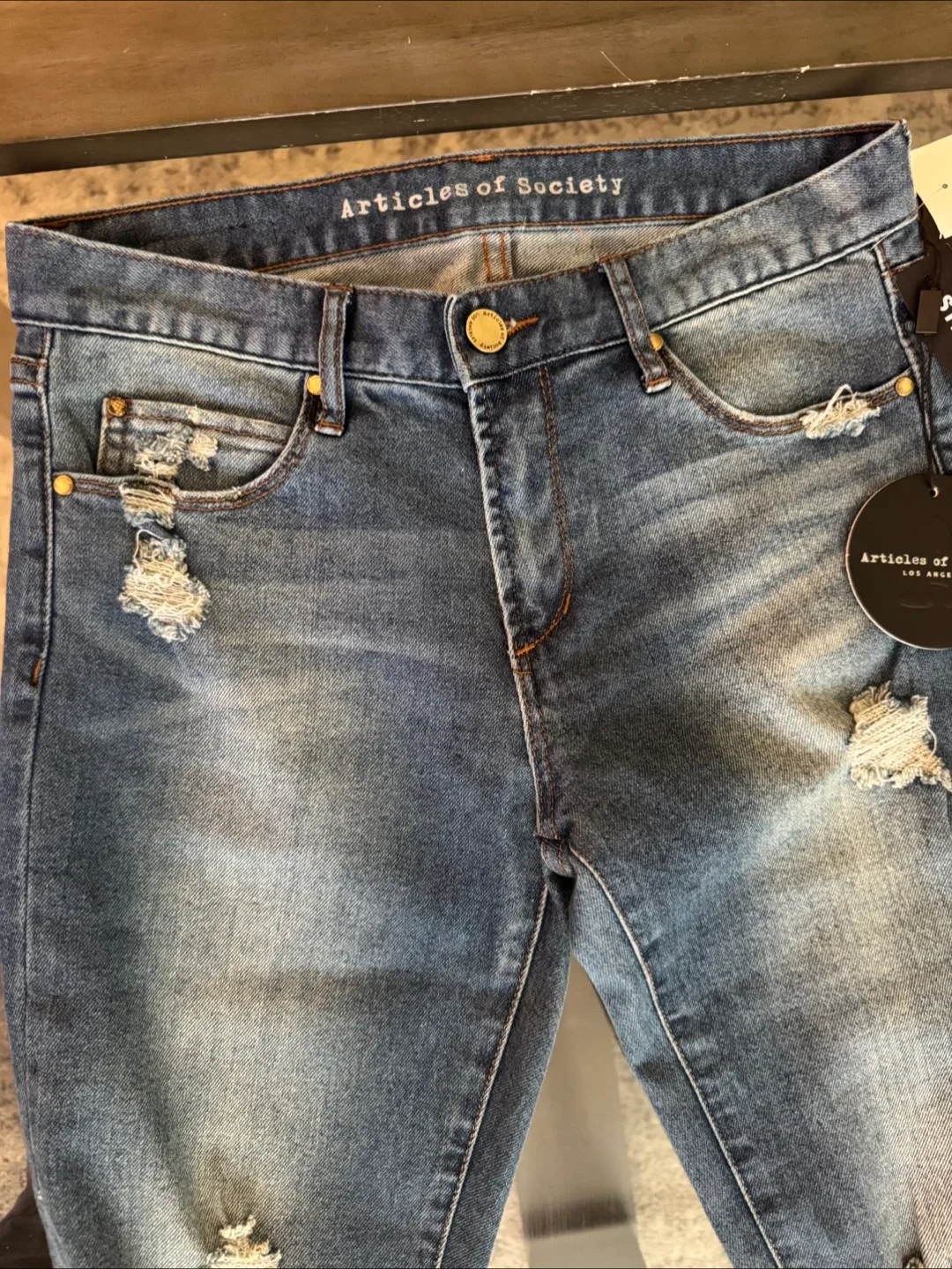 Brand New Women’s Articles of Society Distressed Jeans Size 27 image indicator(4)