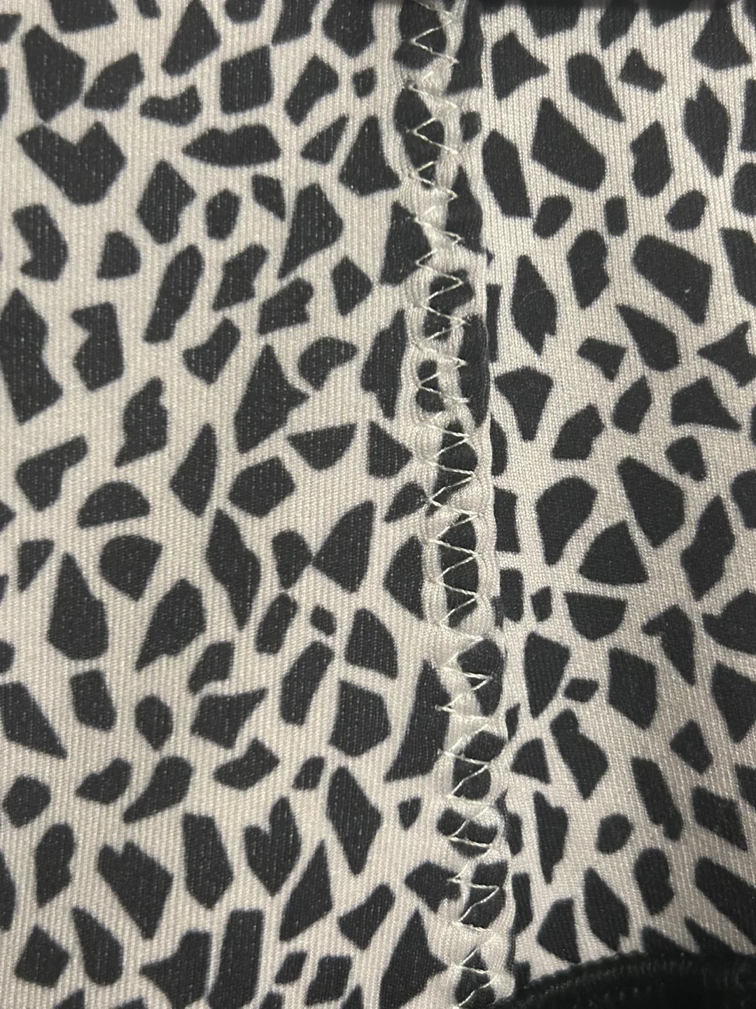 Lululemon Black Leggings size 8 image indicator(6)