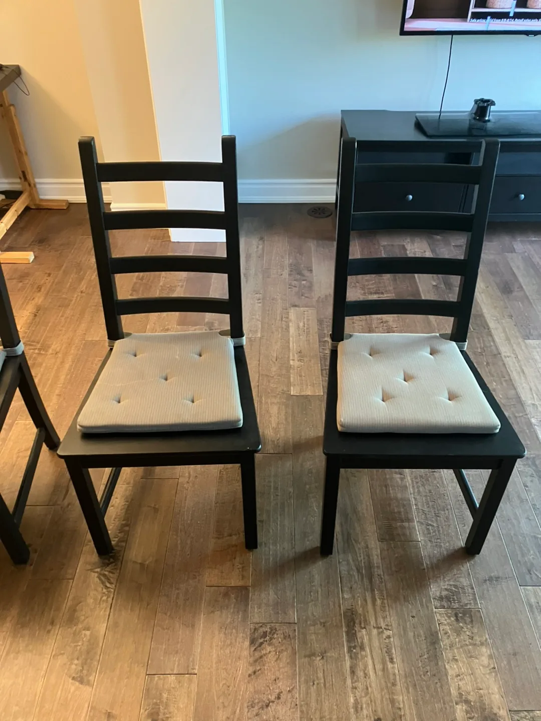 Hemnes Dining Table and Chairs image indicator(3)