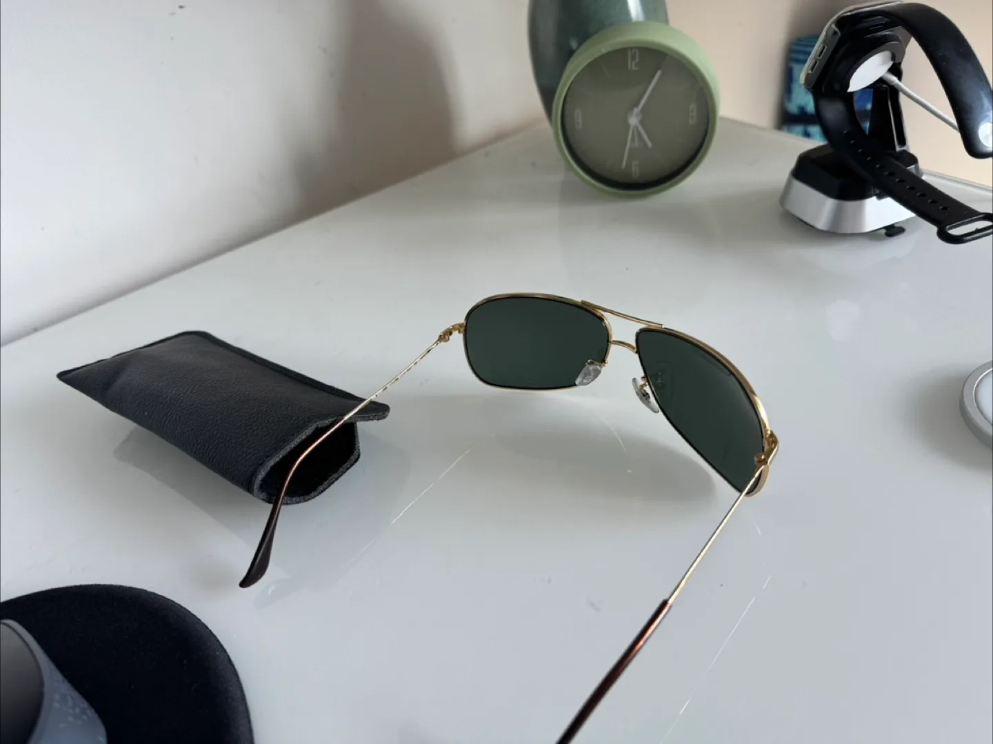 Ray-Ban Aviator Sunglasses with Case image indicator(3)