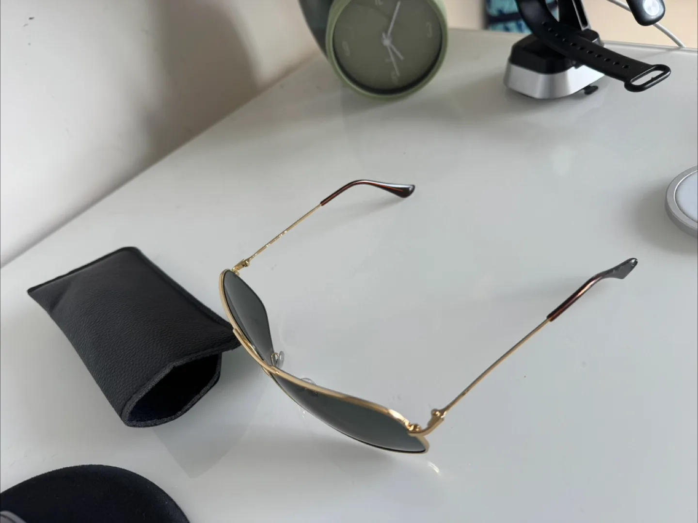 Ray-Ban Aviator Sunglasses with Case image indicator(4)