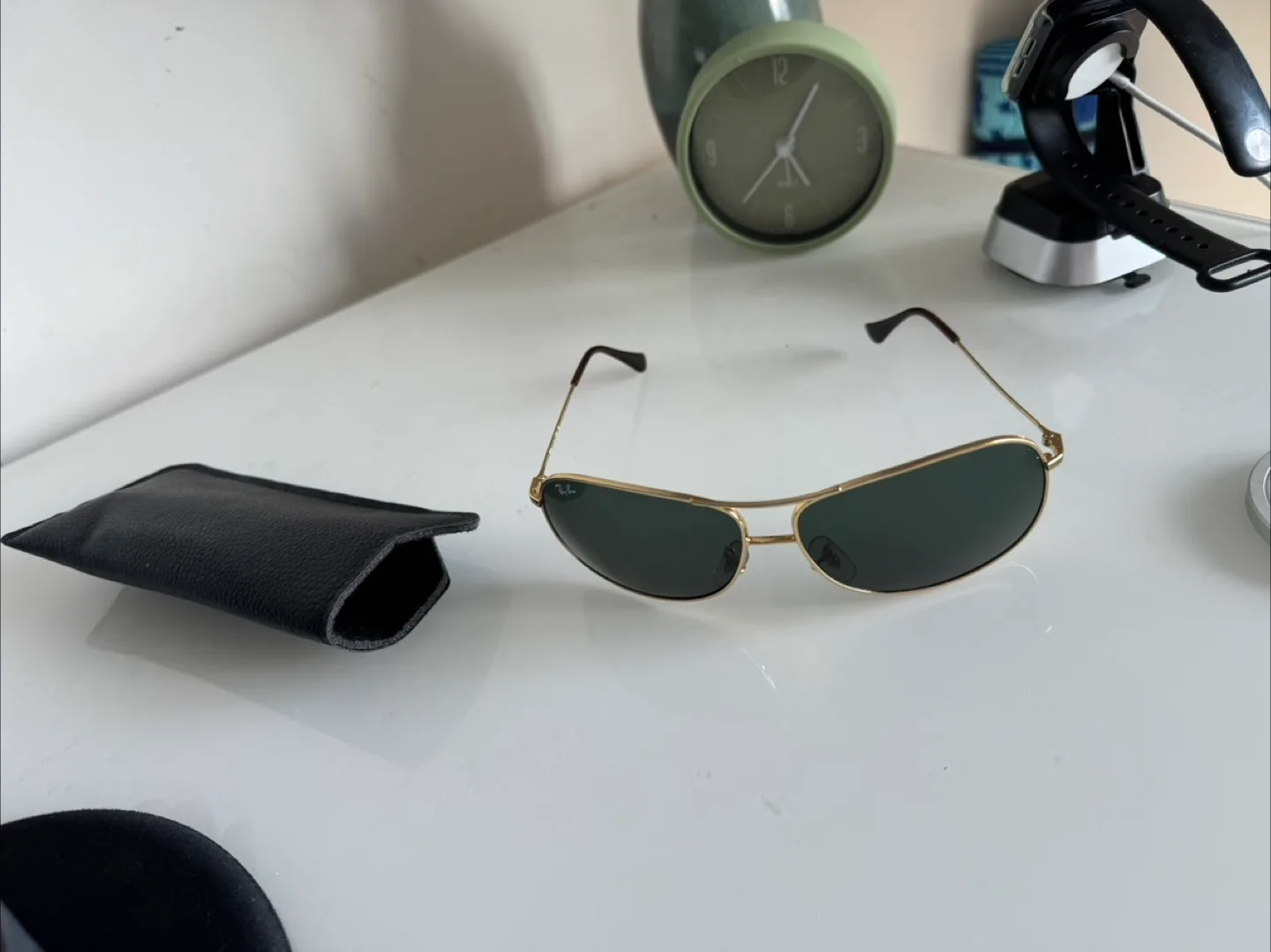 Ray-Ban Aviator Sunglasses with Case image indicator(2)