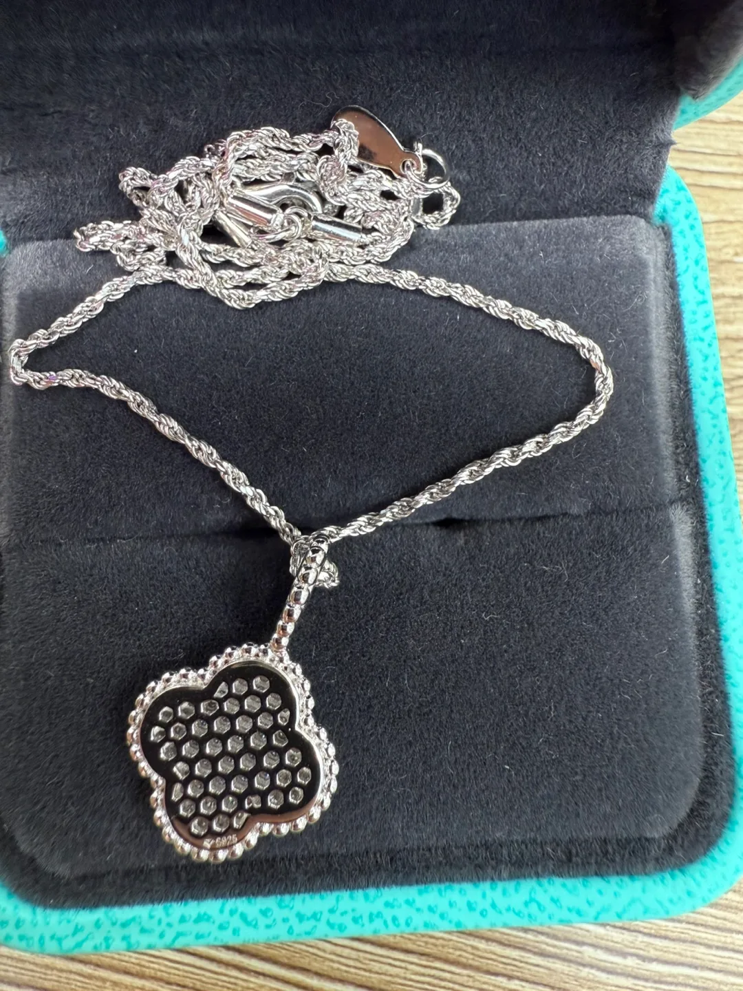 Moissanite Silver Clover Pendant Necklace image indicator(3)