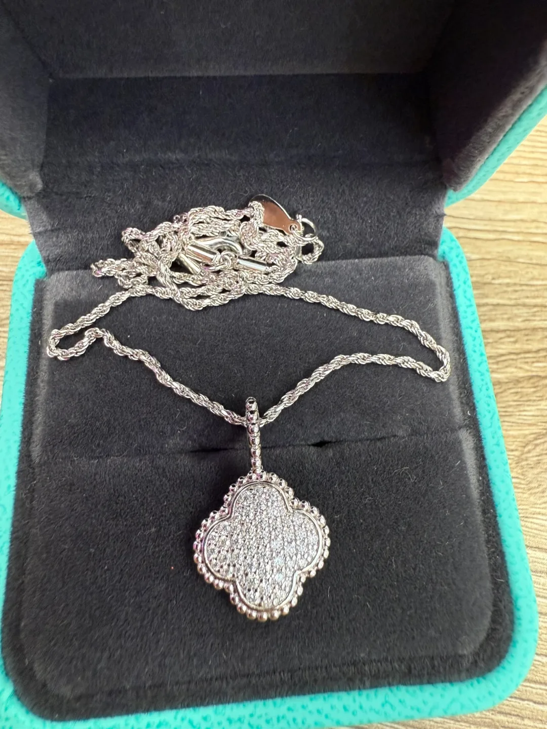 Moissanite Silver Clover Pendant Necklace image indicator(2)