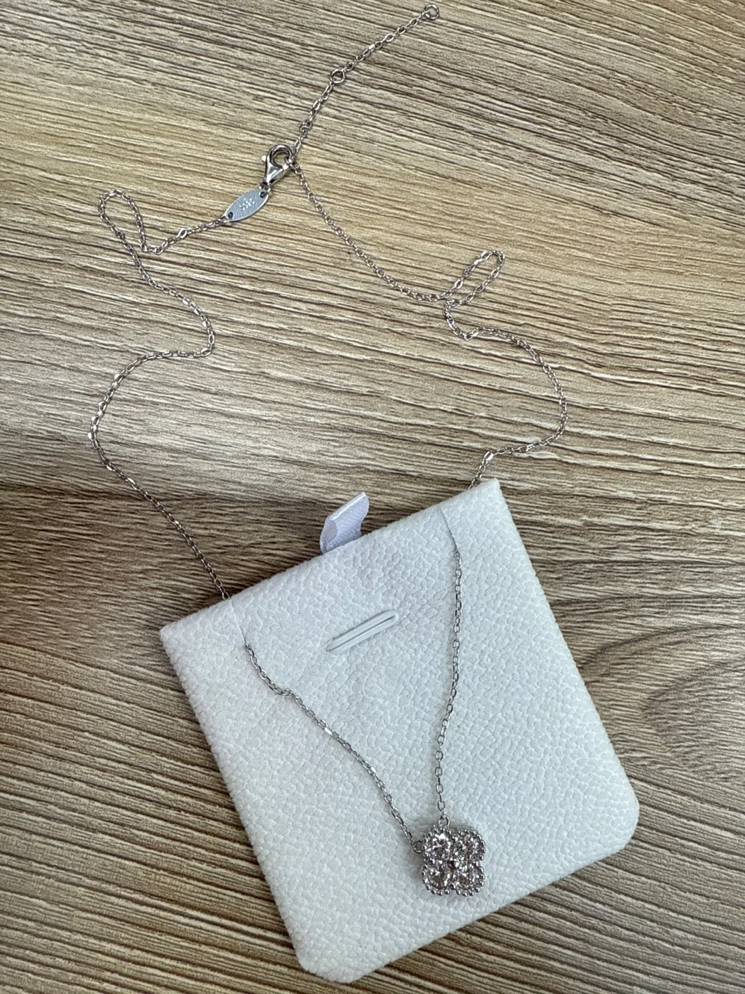 Moissanite Silver Clover Necklace image indicator(3)