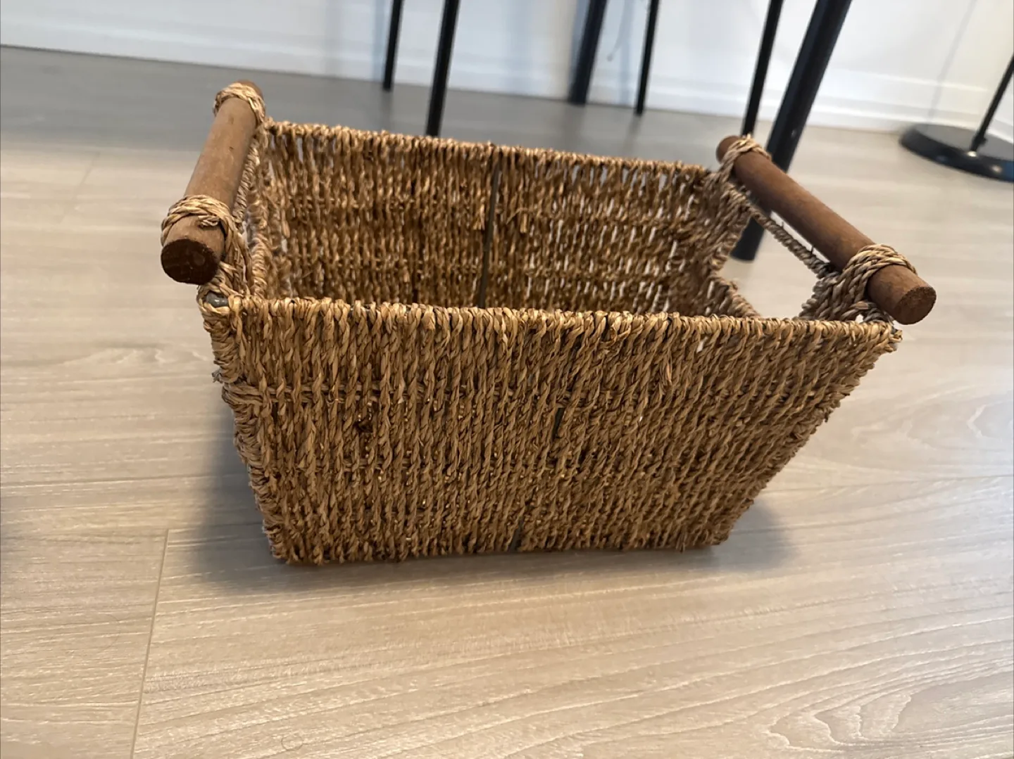 Woven Storage Basket with Wooden Handles image indicator(2)