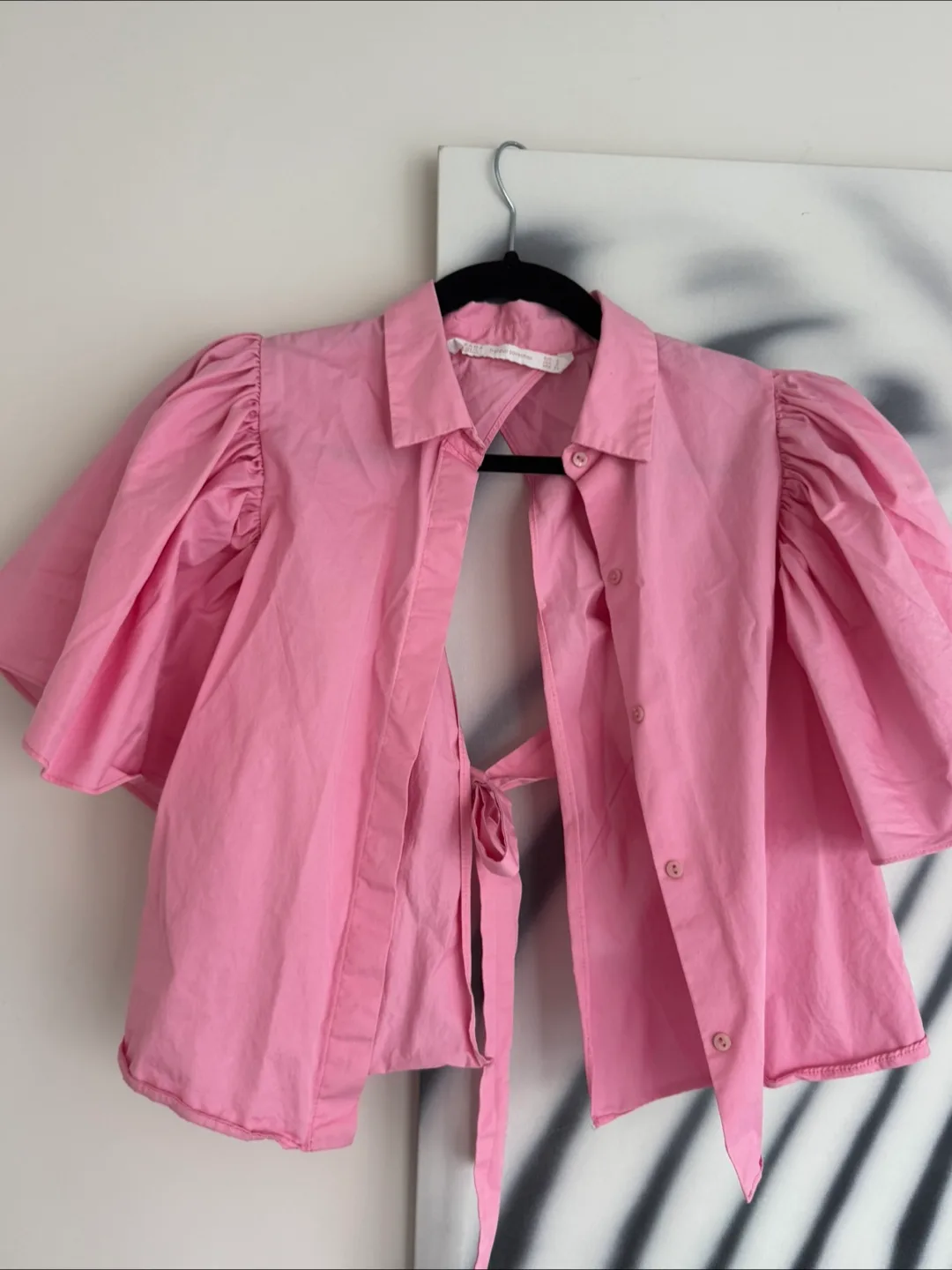 ‼️MOVING OUT SALE‼️Zara Trafaluc Pink Puff Sleeve Top - Size S thumbnail