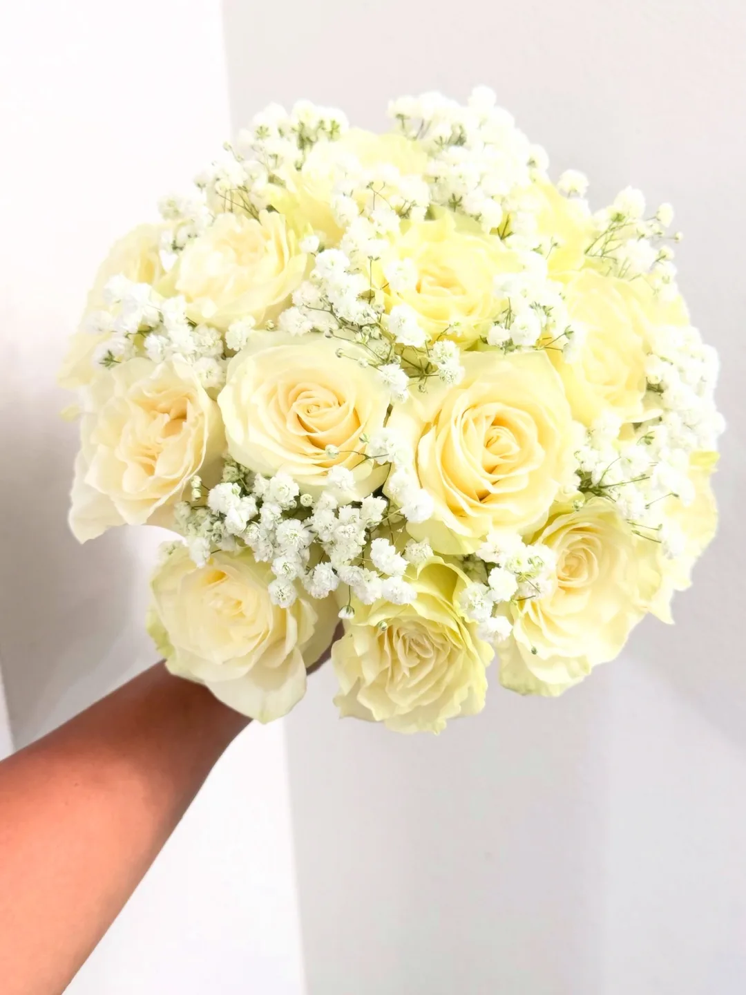 Fresh flowers bridal bouquet