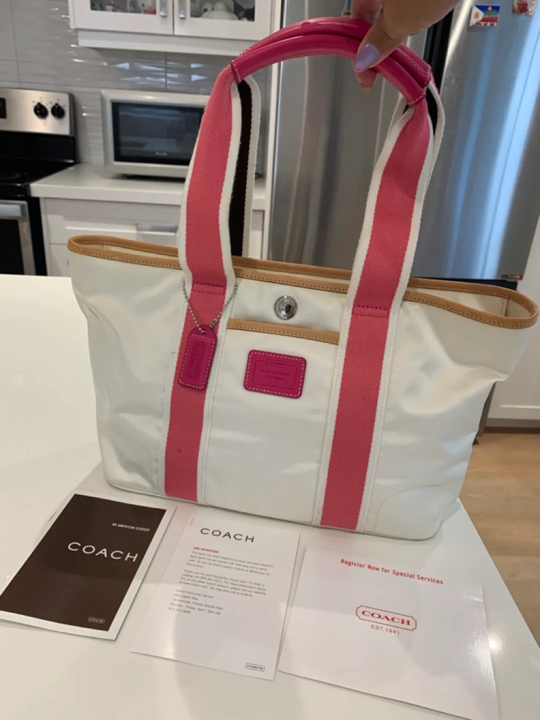 🩷 Coach Leatherware Pink & White Tote Bag thumbnail
