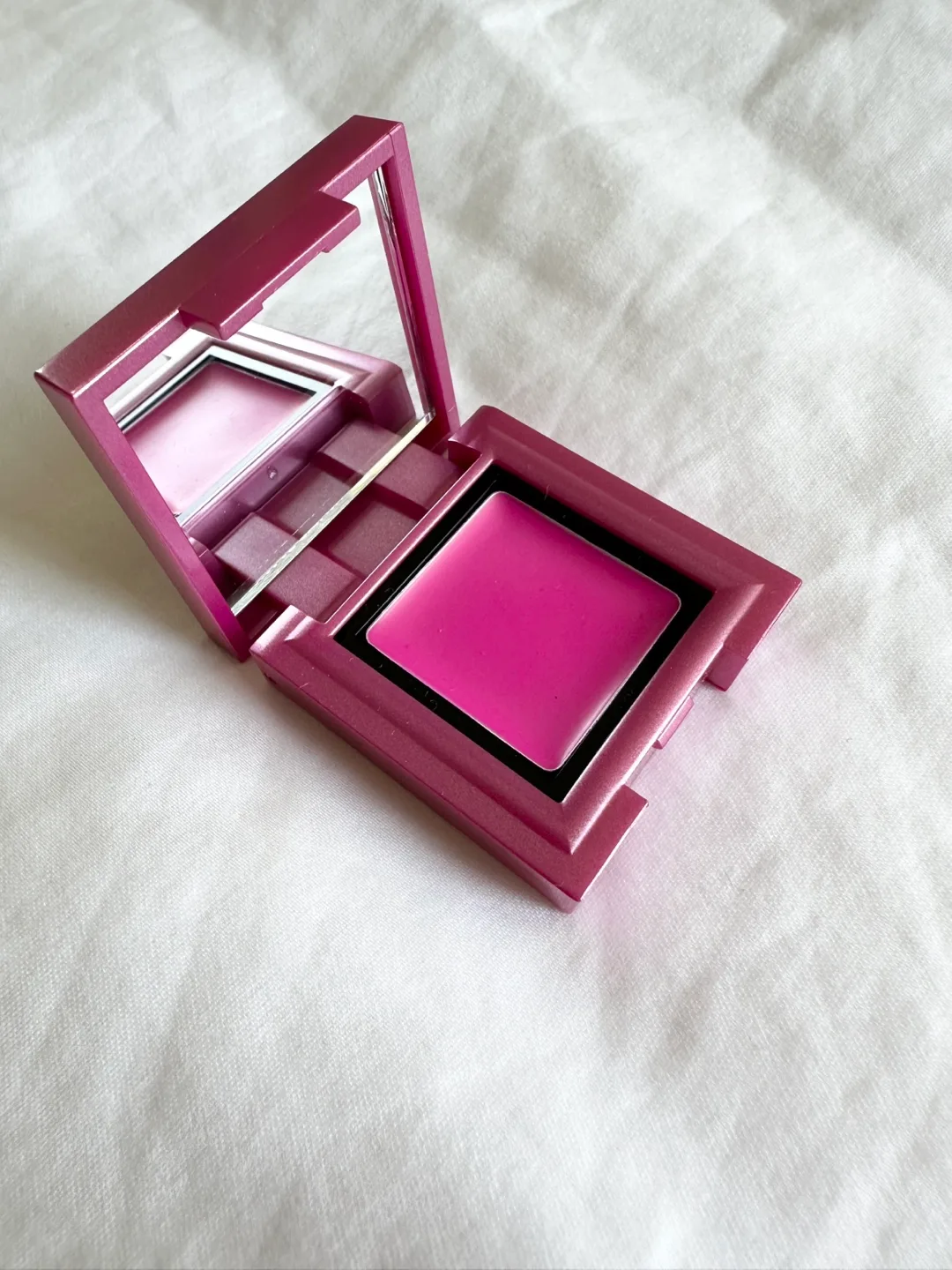 Unused BASMA Fuchsia Mini Cream Blush thumbnail