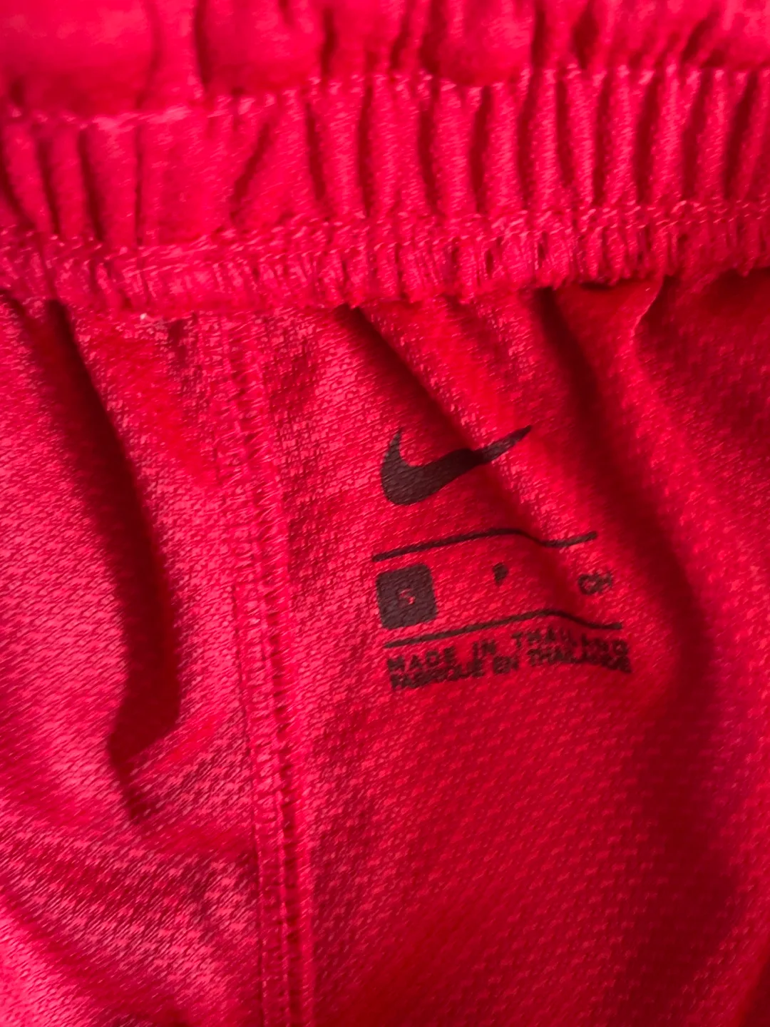 Red nike shorts image indicator(3)