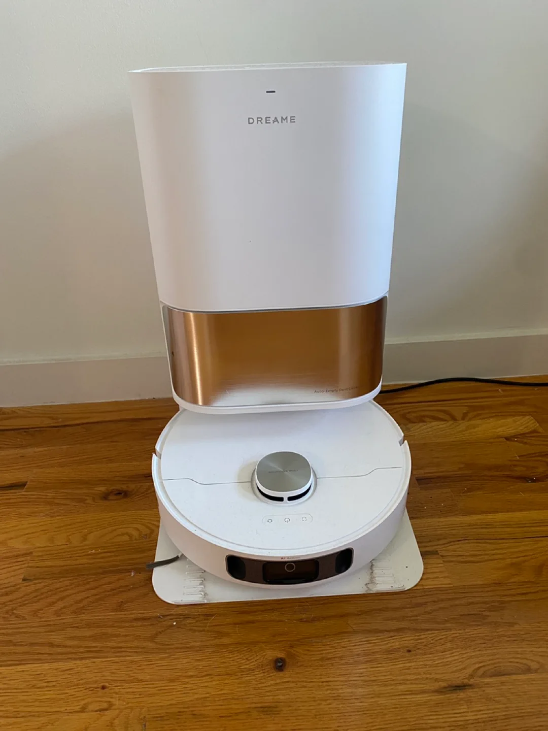 Dreame L10s Ultra Robot Vacuum/ Mop thumbnail