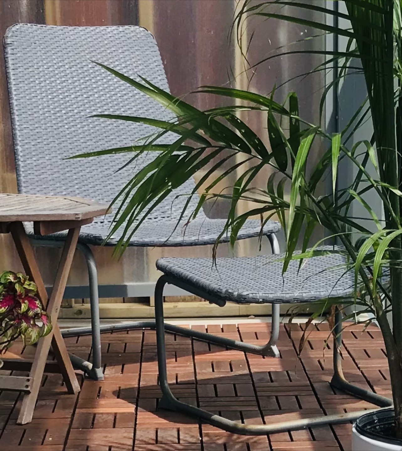 Patio lounge chair + matching foot stool