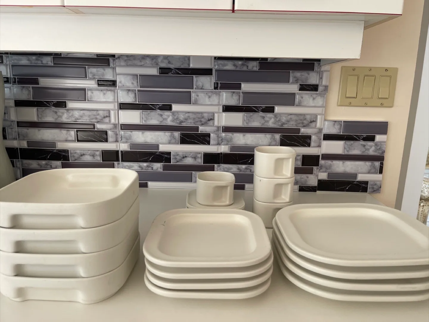 ONAVIO White Plates & Bowls Set ceramic thumbnail