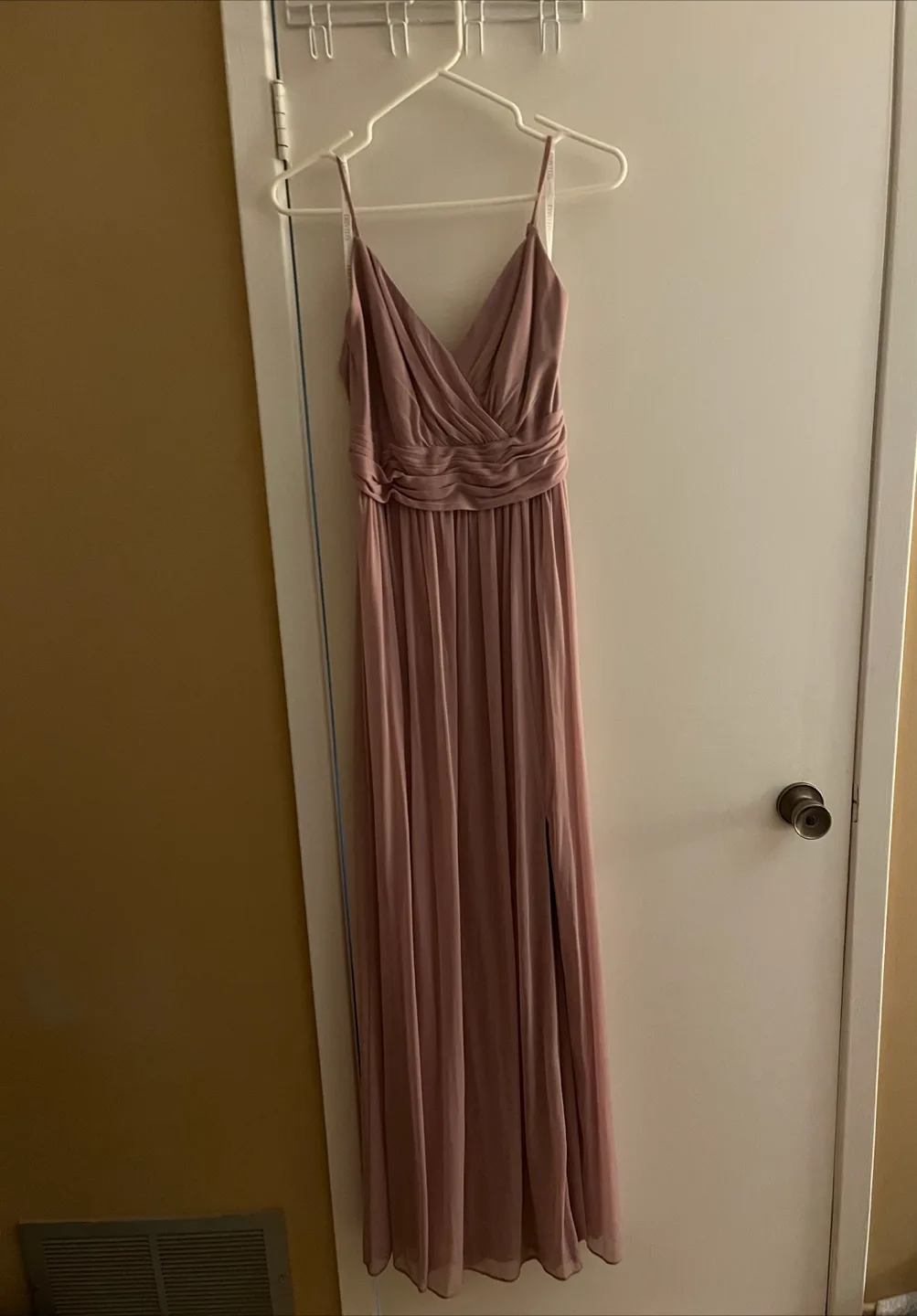 David's Bridal Dress - Size 4 image indicator(5)